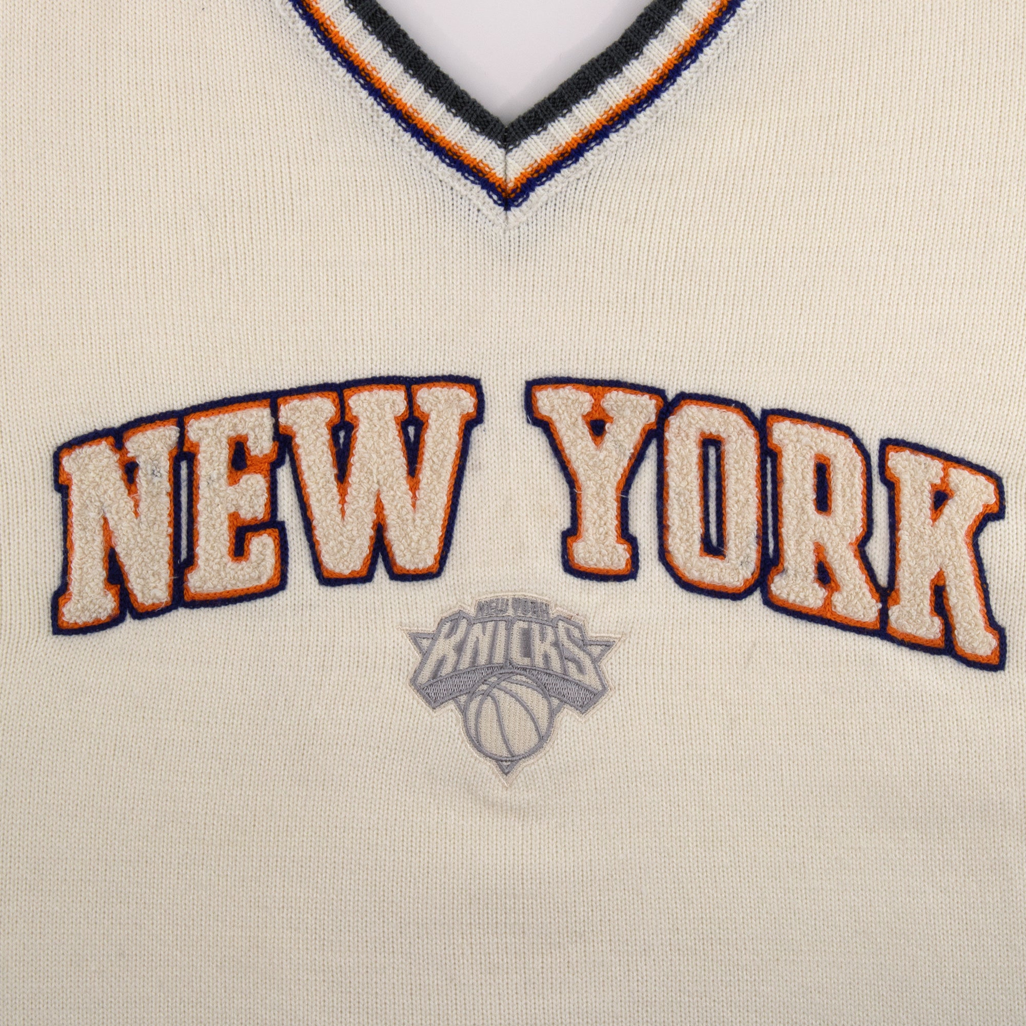 Knicks Shadow Legacy V Neck Sweater with Applique Embroidery - Cream